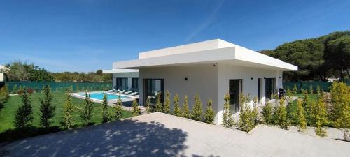 Valverde 3 Villa, Vilamoura, Algarve, only 5 minutes from Marina, Golf and Beach
