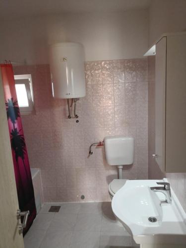 Apartments with parking space Rogoznica - 21200