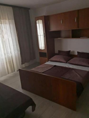 Apartments with parking space Rogoznica - 21200