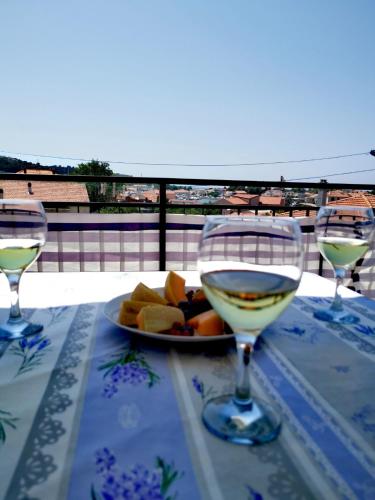Apartments with parking space Rogoznica - 21200