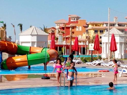 Bazén v ubytování Porto sharm pool and lake view nebo v jeho okolí