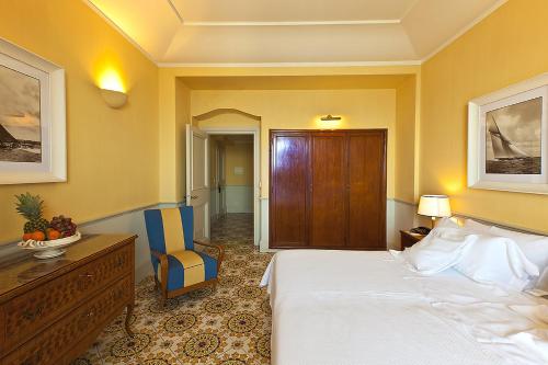 Postel nebo postele na pokoji v ubytování Regina Isabella-Resort Spa Restaurant