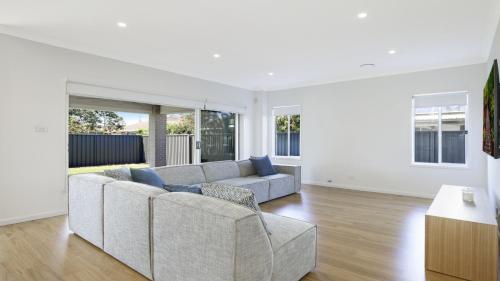 Ruang duduk di Ocean Breeze - Umina Beach