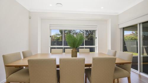 Ruang duduk di Ocean Breeze - Umina Beach