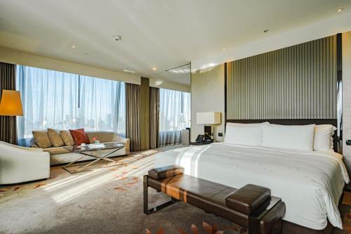 Katil atau katil-katil dalam bilik di The Okura Prestige Bangkok