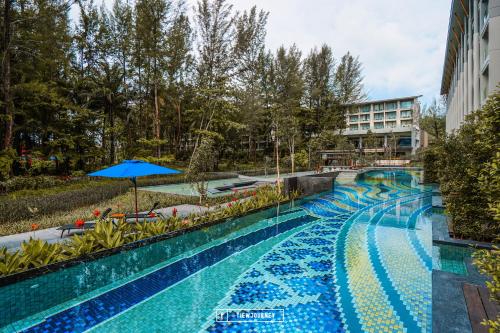 สระว่ายน้ำที่อยู่ใกล้ ๆ หรือใน Avani Plus Khao Lak Resort