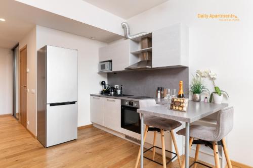 Kitchen o kitchenette sa Luxury Suites - Rotermann City