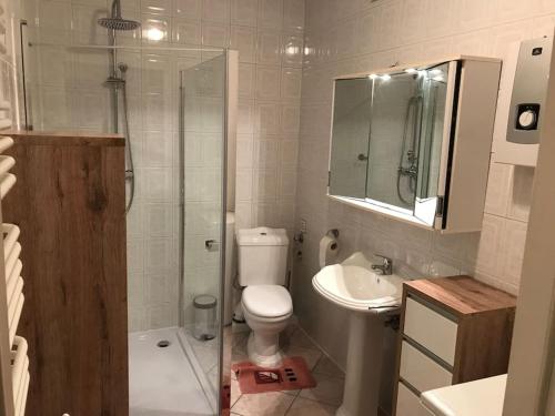 Kylpyhuone majoituspaikassa Ferienwohnung in Misdroy/Ostsee