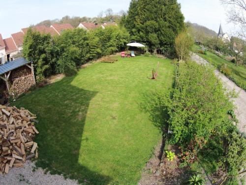 an aerial view of a garden with a lawn at Chambres d'Hôtes Villa Mon Repos in Saint-Aubin-sur-Scie
