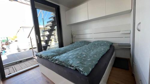 Ένα ή περισσότερα κρεβάτια σε δωμάτιο στο Hausboot Joana