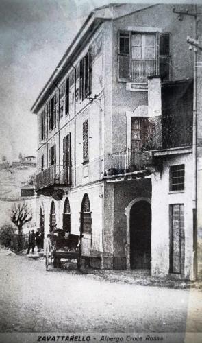an old black and white photo of a building at ALBERGO BALDAZZI 1916 in Zavattarello