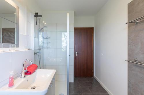 Bilik mandi di Haus am Deich
