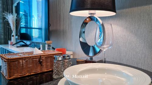 Koupelna v ubytování Manzil - Exquisite Studio Near Downtown Dubai with large balcony and Dubai Canal