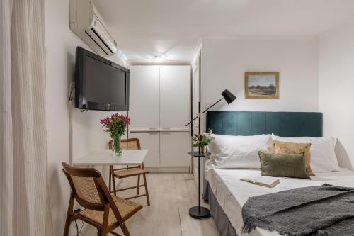 GuestHost - Basic Studio - 350 m far from Fontana di Trevi
