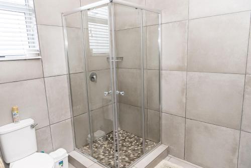 Ένα μπάνιο στο 36 Emanzini Villa