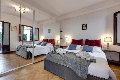 Alfani Deluxe Apartment by Mamo Florence