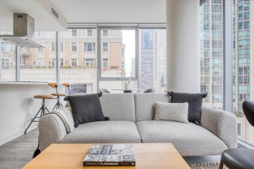 Ảnh trong thư viện ảnh của River N 1BR w Gym Pool WD nr L CHI-124 ở Chicago