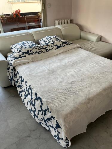 Posteľ alebo postele v izbe v ubytovaní Chambre privée avec terrasse au port de Nice