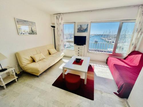 Zdjęcie z galerii obiektu Appartement Spacieux au Cap d'Agde - Vue Port, Proche Plage, Parking Inclus - FR-1-723-31 w Cap d'Agde