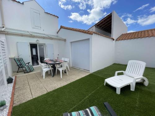 Maison 3 pièces à 400m de la plage, avec terrasse et parking - Saint Hilaire de Riez - FR-1-224C-224