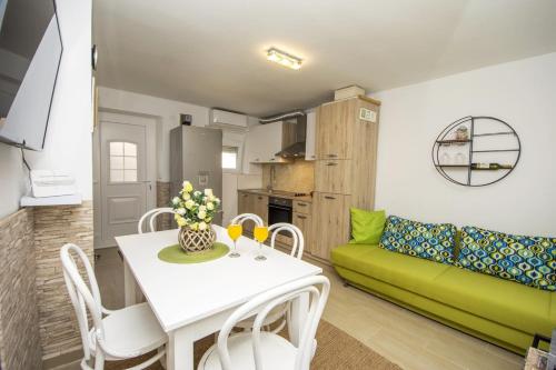 Beach House Hrgović – Photos 3