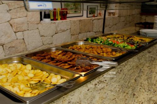 Φαγητό σε αυτό το ξενοδοχείο ή κάπου εκεί κοντά