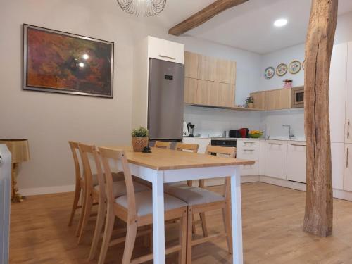 Kuchyň nebo kuchyňský kout v ubytování Habitación en apartamento con zonas comunes compartida H1