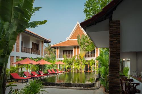 Bopha Watbo Residence — Property building
