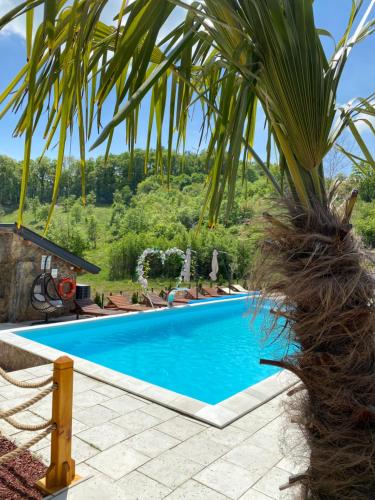 Der Swimmingpool an oder in der Nähe von Apartmani Joka