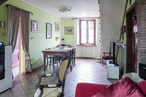 Comfy Apartment near the Station with Balcony!