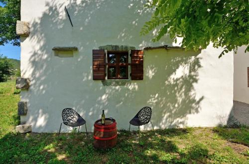 Κήπος έξω από το Traditional Stone House Kotli
