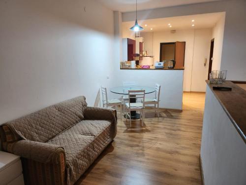 Gambar di galeri bagi B&B Your Home Outlet 6 di Serravalle Scrivia