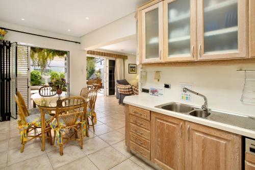 A kitchen or kitchenette at Vcv Bungalow Belda