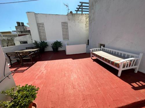 Apartment in old town with roof terrace and fibre, Tarifa