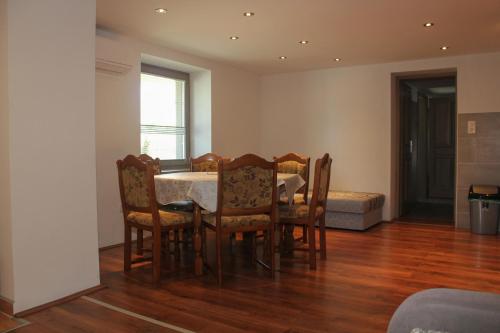 Gallery image of Das Blaue Haus Guesthouse - Kovácshida in Kovácshida