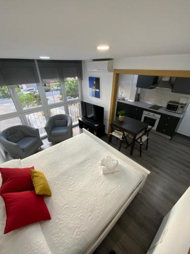 Reina Apartamentos