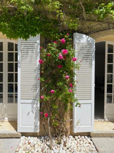 Κήπος έξω από το Bastide de Gueissard