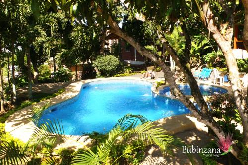 Πισίνα στο ή κοντά στο Bubinzana Magical Lodge