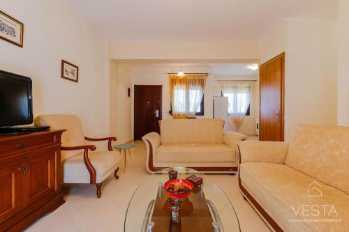 Heliophilia 3-bdrm Maisonette in Nea Fokea