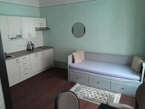 Kuchyňa alebo kuchynka v ubytovaní Klášterní apartmány