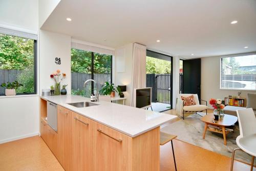 Et opholdsområde på Urban Escape Addington Townhouse Walk to Stadium & Cafes