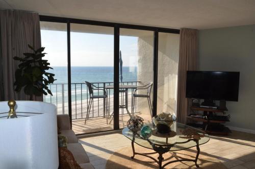 Gulf front condo photo 18