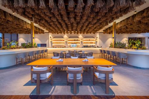 En restaurant eller et andet spisested på Rixos Park Belek - The Land Of Legends Access