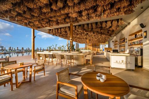 En restaurant eller et andet spisested på Rixos Park Belek - The Land Of Legends Access