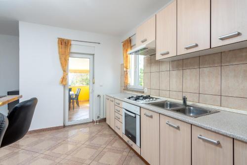 Apartment Valbandon 7352a