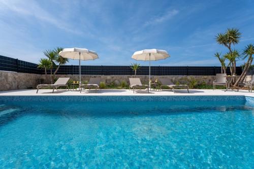 Villa Ora with Heated pool, Whirlpool, 4 bedrooms