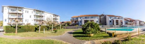 Fotografia z galérie ubytovania Appartement 5 couchages dans résidence avec piscine v destinácii Biscarrosse