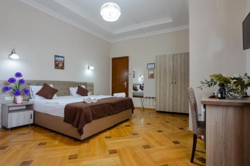 Katil atau katil-katil dalam bilik di Daisi Sunset Hotel