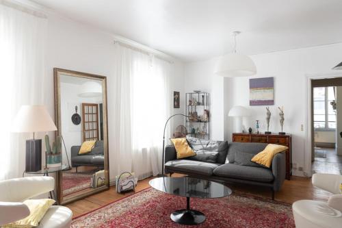 Spacious apartment on the outskirts of Paris