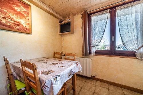 TV a/nebo společenská místnost v ubytování Studio Chénives - Morzine
